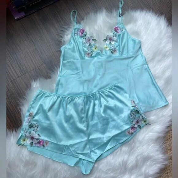 Victoria's Secret Other - Victoria's Secret Floral Embroidery Cami Shorts and Cami Nightie Set Small b54